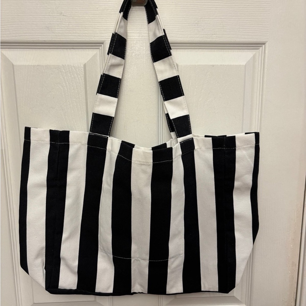Kerastase black and white striped tote bag - Picture 6 of 11
